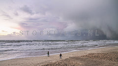 Dreigende luchten boven de Noordzee.