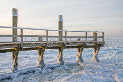 Havenhoofd in de winter.