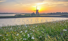 Molen het Noorden op Texel tijdens zonsondergang.