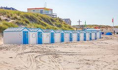 Strandhuisjes en strandbewaking.