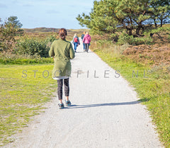 Wandelen door de duinen.