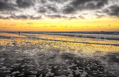 Zonsondergang op het strand.